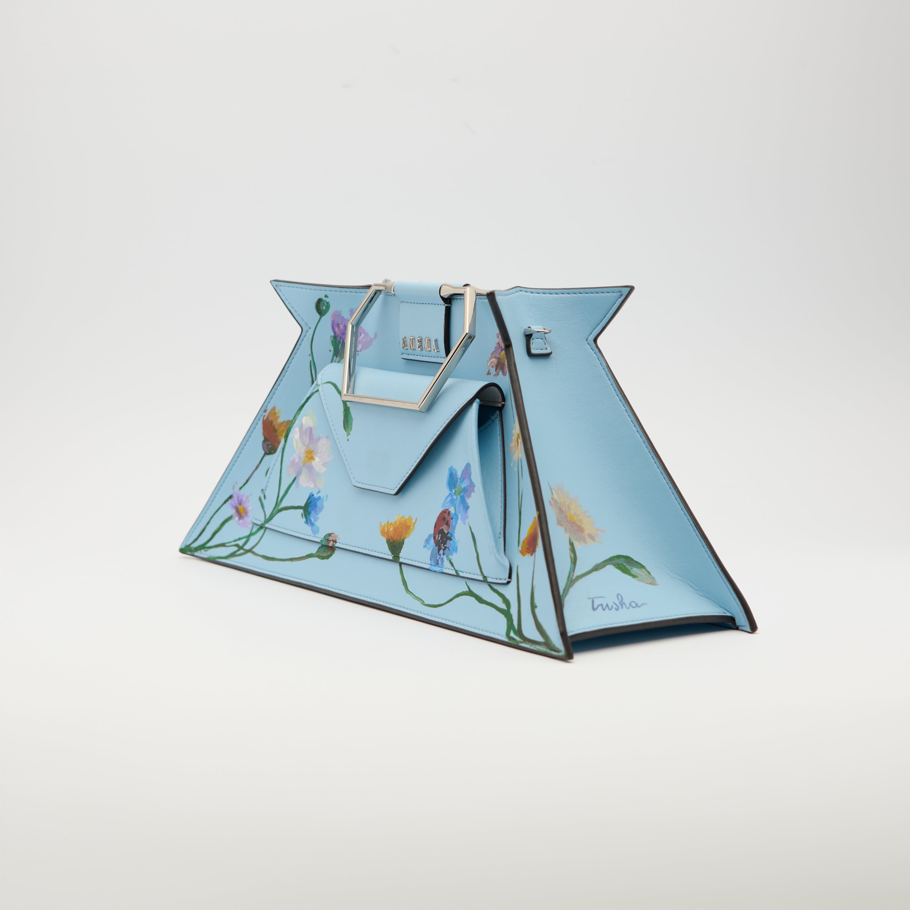 Sibilla cruise flowers by Trisha