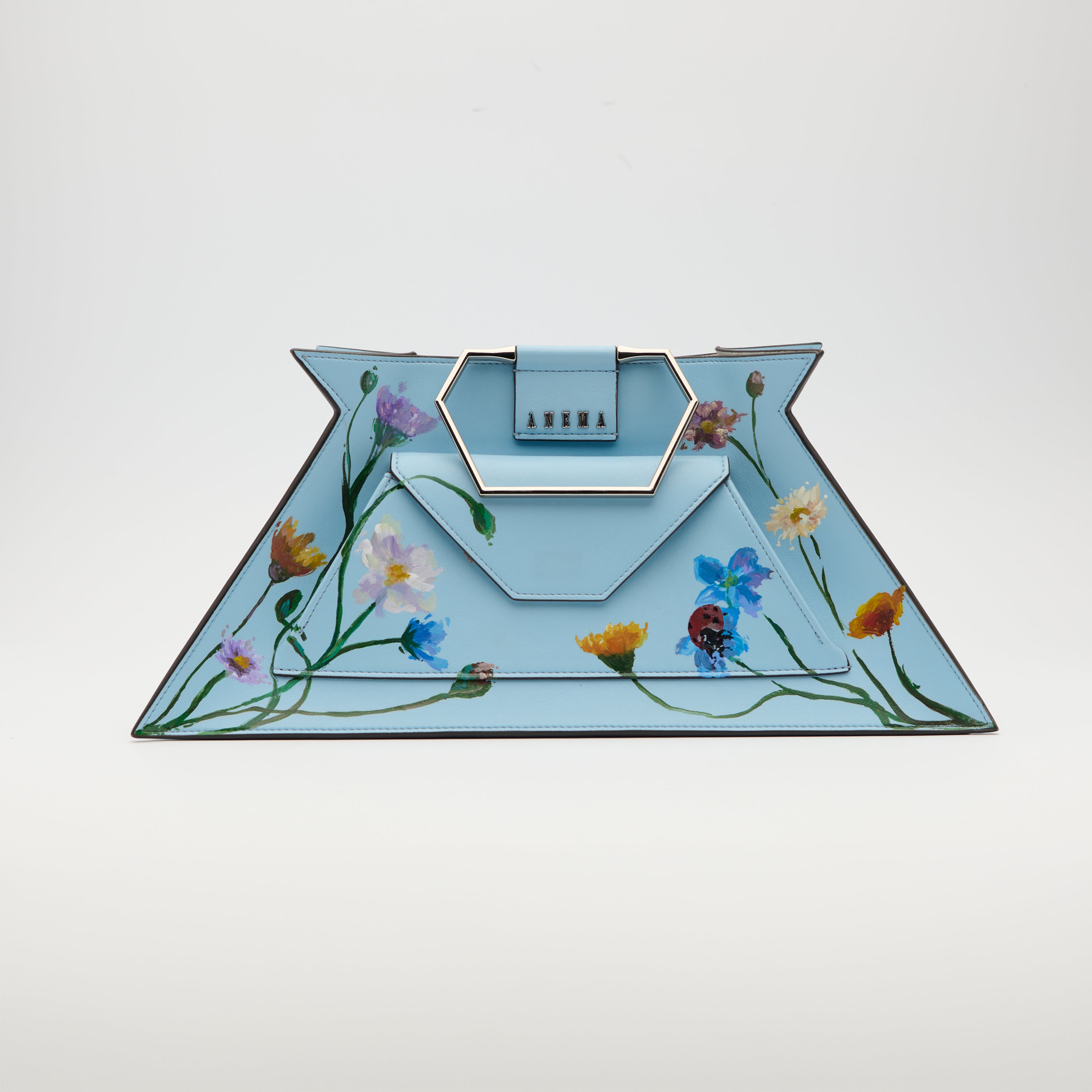 Sibilla cruise flowers by Trisha